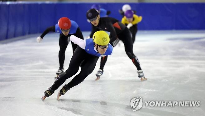 쇼트트랙 국가대표 선발대회 출전한 황대헌 [연합뉴스 자료사진]