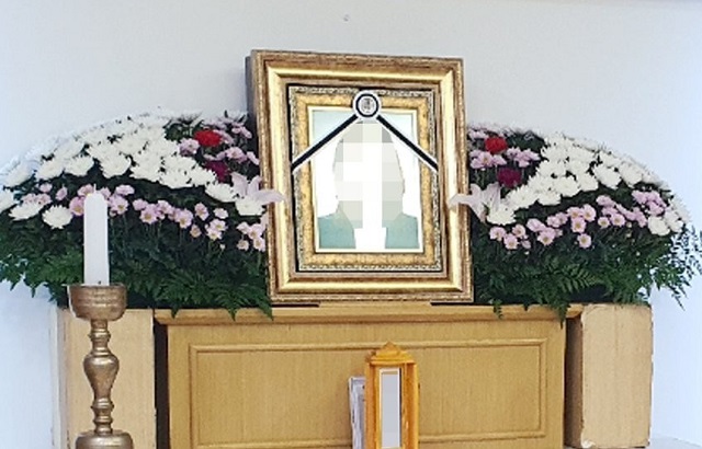 18일 오후 인천시 중구 인하대병원 장례식장에 인천지역 3번째 전세사기 피해 사망자 A씨의 빈소가 마련돼 있다. 연합뉴스