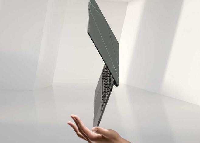젠북S 13 OLED. [ASUS 제공]