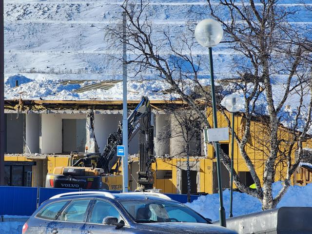 지난달 27일 스웨덴 키루나의 원도심에서 건물 철거 공사가 한창 진행되고 있다. 키루나(스웨덴)=신은별 특파원