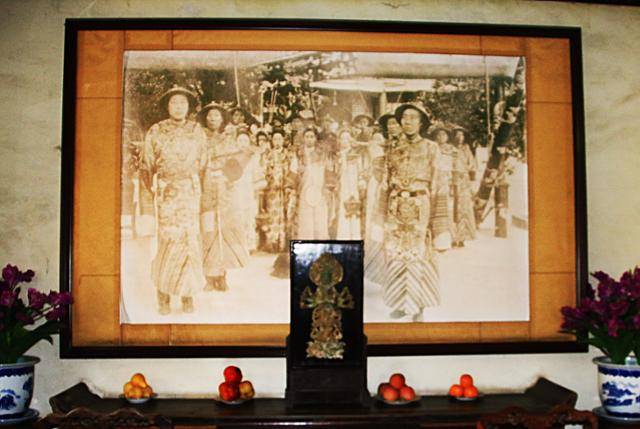 강백만장원에 서태후 일행이 방문할 당시의 사진이 걸려 있다. ⓒ최종명