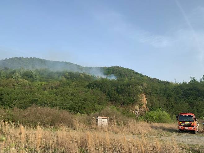 장흥 야산 산불. 산림당국 제공 *재판매 및 DB 금지