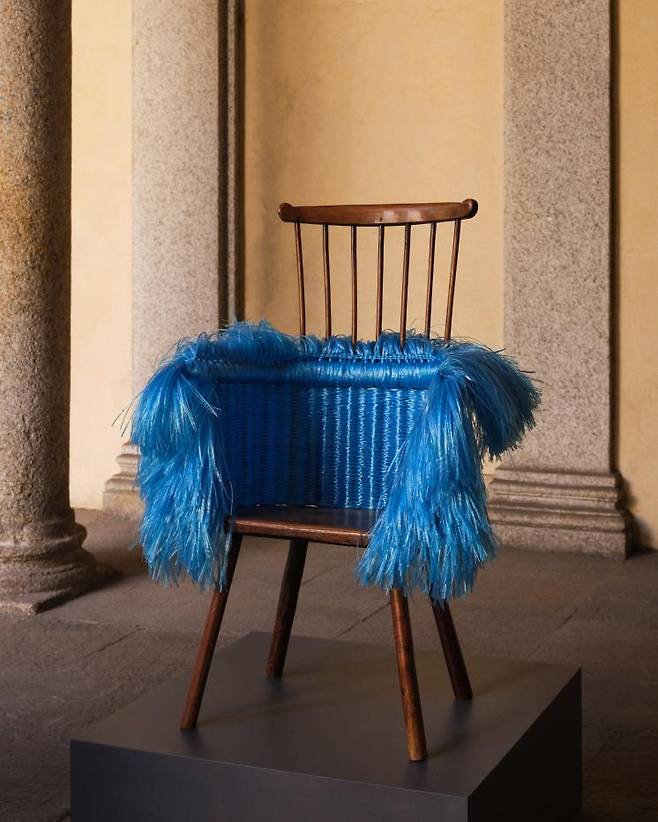 ‘로에베 체어(LOEWE Chairs)’