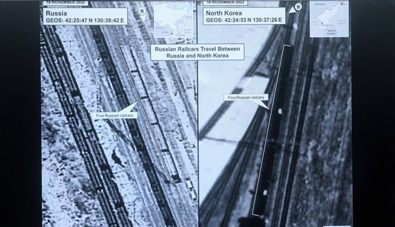 지난 1월 미국 백악관이 공개한 러시아와 북한의 철도를 찍은 위성사진. 왼쪽 사진의 5량 짜리 러시아 열차가 지난해 11월 18일 러시아를 출발했으며, 다음날 오른쪽 사진과 같이 북한에 도착해 컨테이너(무기 추정)를 싣고 다시 러시아로 향하는 모습이 담겼다. 로이터=연합뉴스