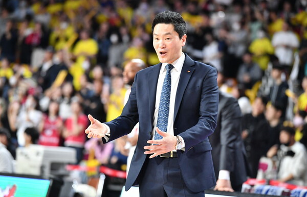 서울 SK 전희철 감독. ⓒKBL