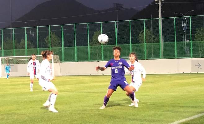 창녕 엔지(가운데) [한국여자축구연맹 제공. 재판매 및 DB 금지]