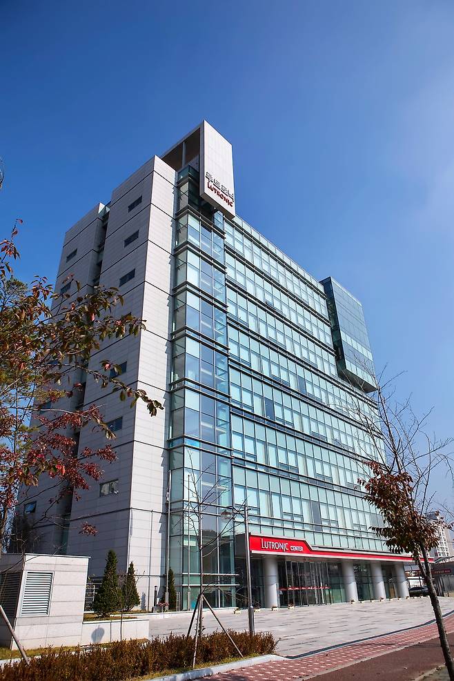 루트로닉 본사 건물 외관. [루트로닉 제공]