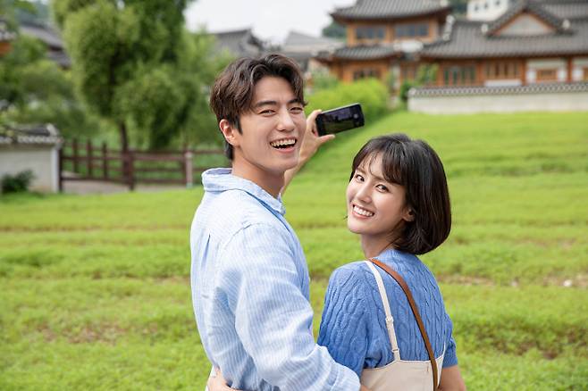 데이트 애플리케이션 등 MZ세대가 이성을 만나는 법을 알아봤다. 사진은 기사 내용과 무관함. /사진=이미지투데이