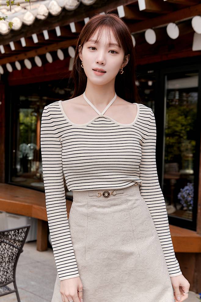 이성경은 ‘심우주’에게 “네가 먼저라고 말해주고 싶다”며 애정을 보였다. 제공| 월트디즈니컴퍼니 코리아