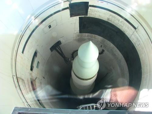 격납고에 보관돼 발사 준비 중인 미국의 ICBM '미니트맨 3'  [미 국방부 제공. 연합뉴스 자료사진. 재판매 및 DB 금지]