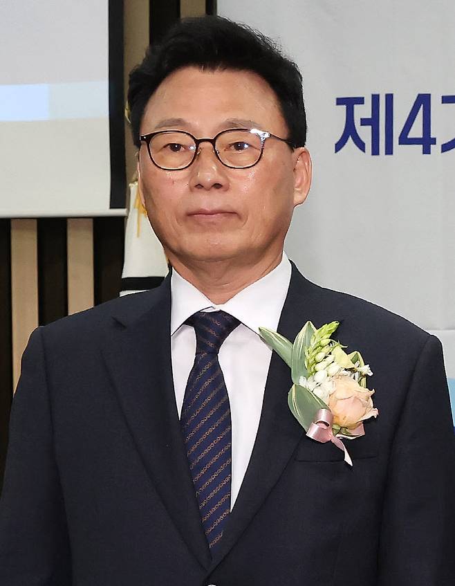 박광온 더불어민주당 의원이 28일 서울 여의도 국회에서 열린 제21대 국회 더불어민주당 제4기 원내대표 선출을 위한 의원총회에서 신임 원내대표로 선출됐다.(사진=방인권 기자)