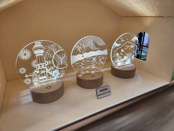 - 몽환적인 메이플 맵의 분위기를 잘 살렸다