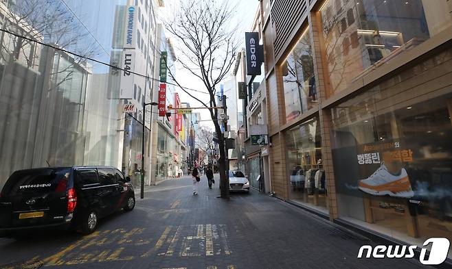 서울 중구 명동거리가 한산한 모습을 보이고 있다./뉴스1 ⓒ News1 박세연 기자