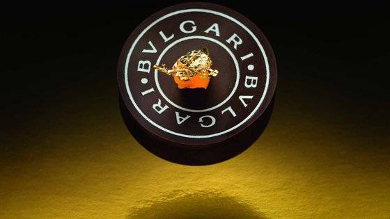 일본 카페에서 판매하는 불가리 로고가 새겨진 초콜릿. 사진 불가리호텔 홈페이지 캡처