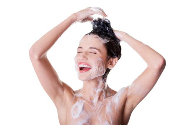 샴푸와 바디 워시는 세정 목적에 맞는 제품을 사용해야 피부 트러블을 막고 세정 효과를 높일 수 있다./사진=클립아트코리아