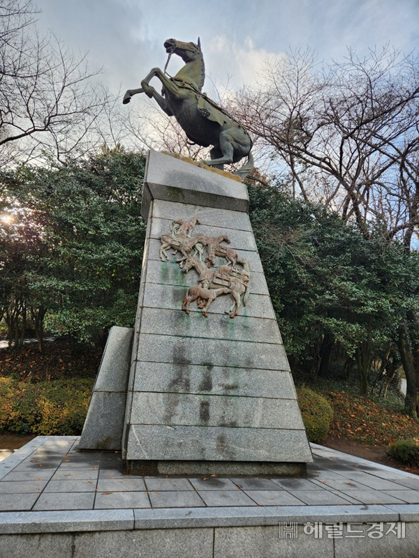 순천시 죽도봉공원 내 팔마탑. /박대성 기자.