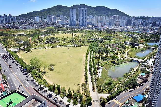 [부산=뉴시스] 부산진구 범전동 연지동 일원의 부산시민공원 전경.(사진=부산시 제공) *재판매 및 DB 금지