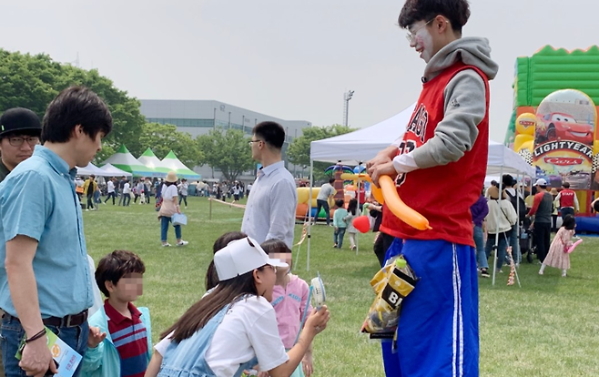 LG전자가 2019년 5월5일 LG전자 및 협력사 임직원 가족 대상으로 진행한 사내 어린이날 행사. LG전자 제공.