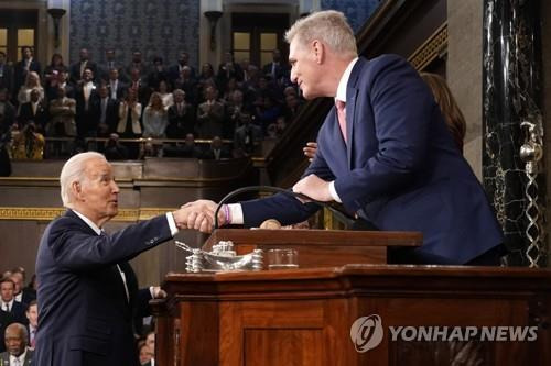 조 바이든 미국 대통령(왼쪽)과 케빈 매카시 미국 하원의장 [UPI 연합뉴스 자료사진. 재판매 및 DB 금지]