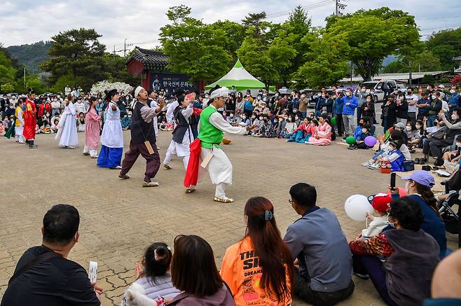 영주 한국선비문화축제 마당놀이 공연 지난해 모습. /영주시