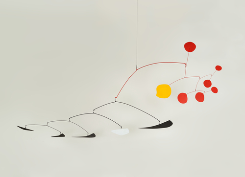 〈Guava〉1955Sheet metal, rod, wire, and paint 180.98 x 372.11 x 118.11 cmImage courtesy of Calder Foundation, New York / Art Resource, New York© 2023 Calder Foundation, New York / Artists Rights Society (ARS), New York / SACK, Seoul사진: Tom Powel Imaging © Calder Foundation, New York