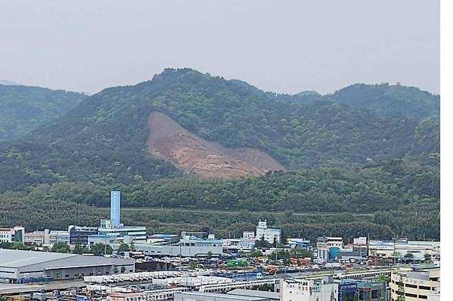 미군 사격장이 조성 중인 창원 팔용산. 독자 제공