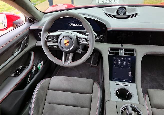 포르셰 타이칸 GTS. /고성민 기자