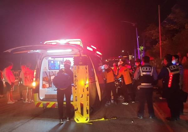 음주 역주행 사고 수습 현장. 경기도소방재난본부 제공, 연합뉴스