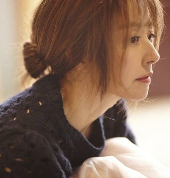 Seo Jeong-Hee, a broadcaster, trailered the appearance of a gold piecea counseling center and tears as he recalled his marriage to the late Se-won Seo.On the 5th, Channel A Oh Eun Youngs a gold piecea counseling center broadcast trailer featured Seo Jeong-Hee.Seo Jeong-Hee said, My son saw me and said, My mother lived like a typical heretic.I did not see it if I did not see it, and I did not want to contact it. I recalled my marriage to my ex-husband Se-won Seo.When asked how he felt at the time, he said, I resented the children, adding, I believed (Se-won Seo) did it because he loved me. When asked if he still thinks that way, he also said, I think he did it because he loved me.In response, Dr. Oh Eun Young said, Thats not love. Its a way of not growing your partner.Seo Jeong-Hee also said, I got married at the age of 19 and now Im over sixty. So my whole life is wrong?The news of Seo Jeong-Hees appearance was announced recently after the news of the death of Se-won Seo. Se-won Seo died at the Korean Hospital in Phnom Penh, Cambodia on the 20th of last month.Seo Jeong-Hees recording of a gold piecea counseling center was reportedly conducted before Se-won Seos death.Already on the trailer side, the marriage process with Se-won Seo, Seo Jeong-Hees self-disgust and resentment in the background of domestic violence of Se-won Seo have been revealed, so the voice of cheering has increased and the a gold piecea counseling center I wonder what story will come.However, on the other hand, it is also pointed out that this broadcast can hurt the bereaved families and fans who have to endure sadness with sudden bboy recently.I hope that a gold piecea counseling center in the eyes of concern will be able to share the long-standing troubles of Seo Jeong-Hee and flow in the direction of empathy.Pictures: Personal Channel, Channel A broadcast screens