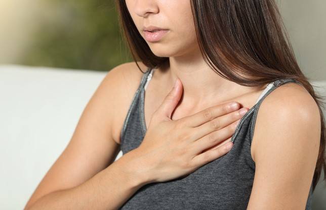 복부를 팽창시켰다가 수축시키며 복식호흡을 하면 혈압이 떨어지고 긴장이 완화되는 효과가 있다./사진=클립아트코리아