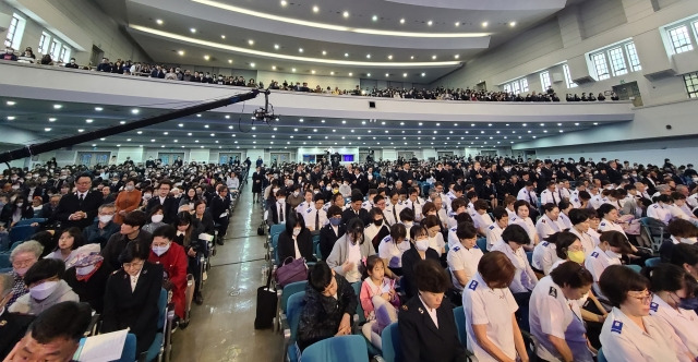 7일 이화여대 대강당에서 열린 서울·남서울지방 연합성결회에서 사관(목사)과 사관학생(신학생), 군우(성도) 등 3000여명이 참석한 모습