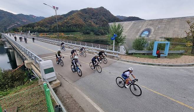 오는 14일 강원도 화천에서 ‘2023화천디엠제트(DMZ) 랠리’가 개최된다. 사진은 지난해 대회 모습. 화천군 제공