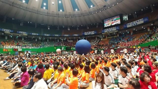 신종 코로나바이러스 감염증 유행 이전인 2019년 서울 송파구 잠실실내체육관에서 구민체육대회가 열리고 있다. 송파구 제공