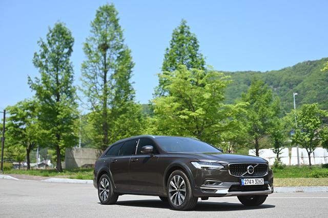 볼보 V90 크로스 컨트리