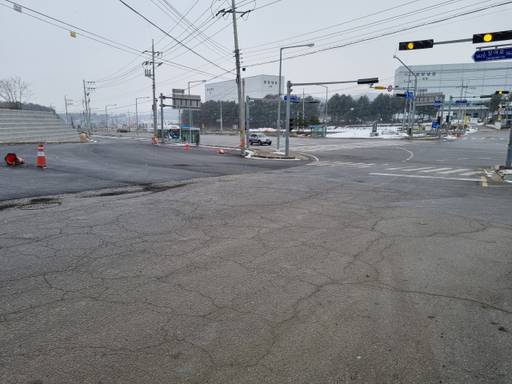 여주 삼교물류단지 진출입도로 우메기 교차로 전경. 유진동기자