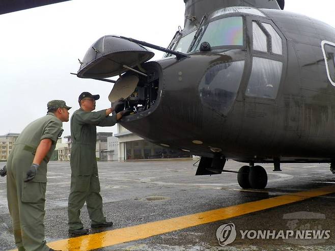 대만 군용기 점검 현장 [EPA 연합뉴스 자료사진. 재판매 및 DB 금지]