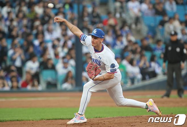 2일 오후 대구 삼성라이온즈파크에서 열린 프로야구 '신한은행 SOL 2023 KBO리그' 키움 히어로즈와 와 삼성 라이온즈의 경기, 삼성 선발투수 뷰캐넌이 역투하고 있다. 2023.5.2/뉴스1 ⓒ News1 공정식 기자