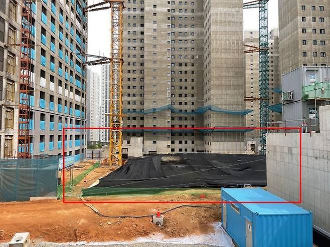 9일 한국토지주택공사와 GS건설 등에 따르면 지난달 29일 오후 11시 30분쯤 검단신도시 AA13-1·2블록 ‘검단신도시 안단테’ 아파트 건설현장의 지하주차장 1·2층 지붕 슬래브가 무너져 내렸다.ⓒ데일리안 배수람 기자