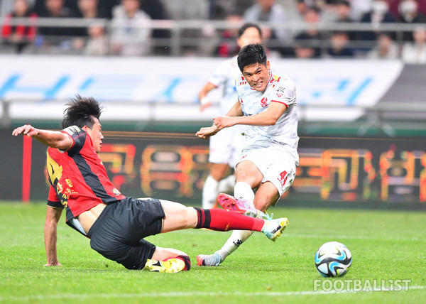 이한범(왼쪽, FC서울), 이순민(오른쪽, 광주FC). 서형권 기자