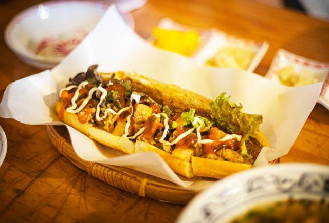 베트남 음식점 '플러스84'의 스페셜 반미. 서울관광재단 제공