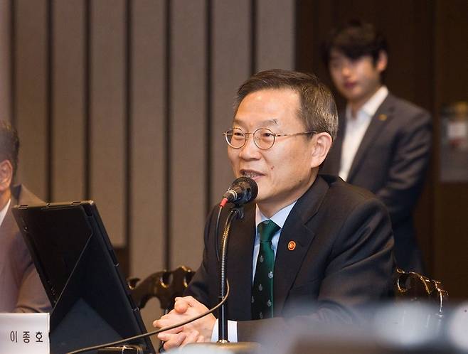 이종호 과학기술정보통신부 장관이 9일 서울 엘타워에서 열린 반도체 미래기술 로드맵 관련 기자 간담회에 참석했다. /사진=과기정통부