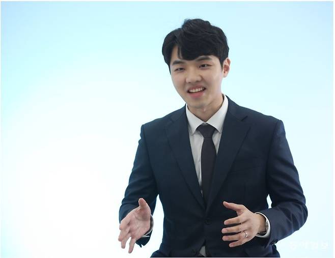 이호철 하이투자증권 연구원은 약대 출신으로 제약회사에서 일하다 애널리스트로 전직했다. 안철민 기자