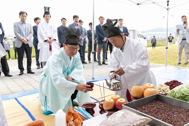 [세종=뉴시스] 농촌진흥청 국립축산과학원은 10일 개원 71주년을 맞아 축혼제를 지냈다. (사진=농진청 제공) *재판매 및 DB 금지