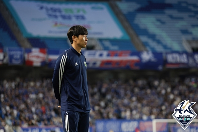 전북 현대 김두현 감독 대행. /사진=한국프로축구연맹