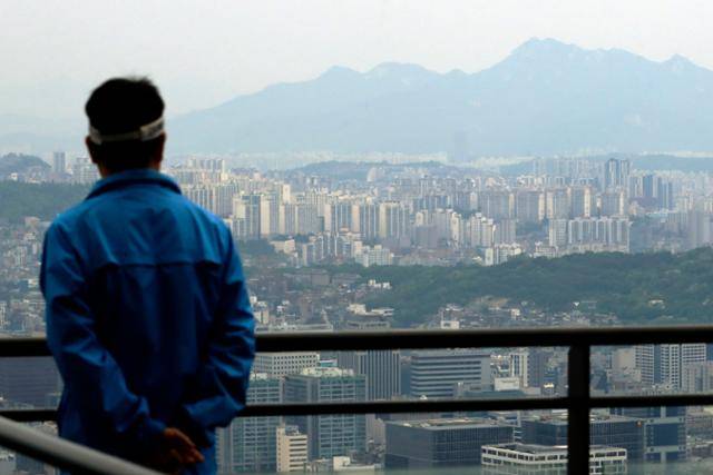 7일 남산에서 바라본 서울 시내 아파트 단지 모습. 뉴시스