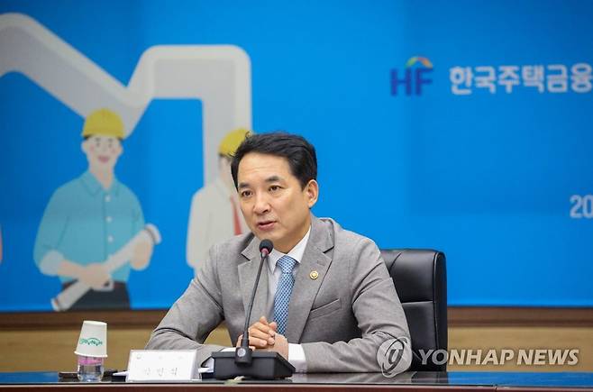 인사말 하는 박민식 처장 (서울=연합뉴스) 박민식 국가보훈처장이 12일 오전 서울 용산구 전쟁기념관에서 열린 6.25참전유공자 주거환경 개선사업 업무협약식에 참석해 인사말 하고 있다. 2023.5.12 [국가보훈처 제공. 재판매 및 DB 금지] photo@yna.co.kr