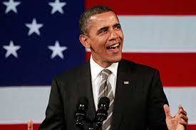 뉴욕 아폴로 극장에서 노래를 부르는 버락 오바마 대통령. 백악관 홈페이지