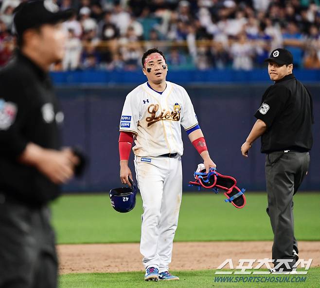 13일 대구 삼성라이온즈파크에서 KBO리그 삼성과 LG의 경기가 열렸다. 7회 무사 1루에서 김태군이 안타를 치고 2루까지 달렸으나 태그아웃을 당했다. 비디오판독 이후에도 아웃 판정을 받자 허탈해하는 김태군. 대구=송정헌 기자songs@sportschosun.com/2023.05.13/