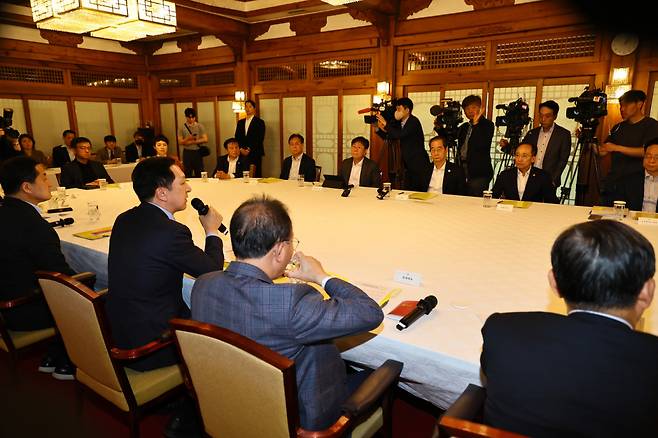 김기현 국민의힘 대표가 14일 오후 서울 종로구 삼청로 총리공관에서 열린 '제9차 고위당정협의회'에서 발언을 하고 있다. (공동취재) 2023.5.14/뉴스1