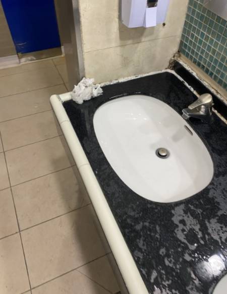 두 손은 세면대 안에서 톡톡 털면, 물기를 닦을 일이 훨씬 줄어든다./사진=남형도 기자